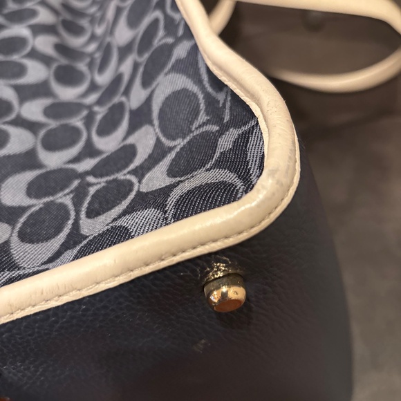 Coach Dempsey C2823 Tote 40 In Signature Denim With Patch Handbag - Picture 12 of 12